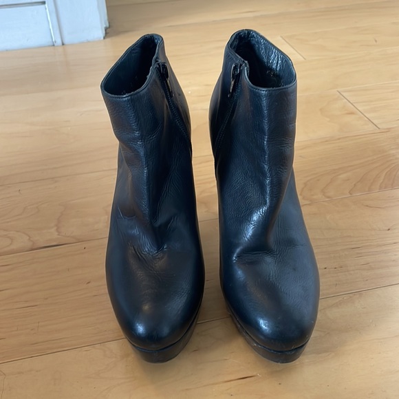 Stuart Weitzman platform ankle booties - Picture 2 of 6